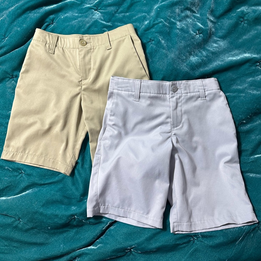 Under Armour youth golf shorts. Size 8